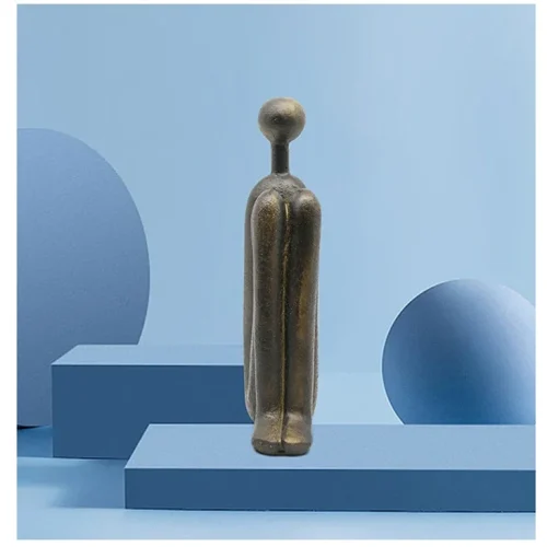 Le serre livre yoda penseur est une sculpture abstraite en bronze représentant une figure humaine sur une plate-forme bleue, entourée de formes géométriques bleues sur un fond bleu clair - un Accessoire de lecture idéal évoquant le calme d'une Bibliothéque.