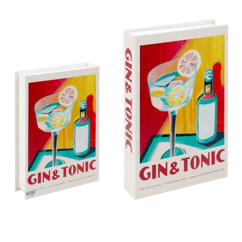 Deux objets ressemblant à des livres avec GIN & TONIC sur la couverture et le dos, avec une illustration colorée d'un verre de gin tonic avec des tranches de citron et une bouteille, ajoutent une touche charmante à n'importe quelle Bibliothéque. Le plus grand objet tient debout, le plus petit est posé à plat.